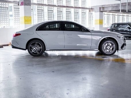 2026 Mercedes-Benz E-Класс 300 VI (W214, S214), серый, 9900000 рублей, вид 3