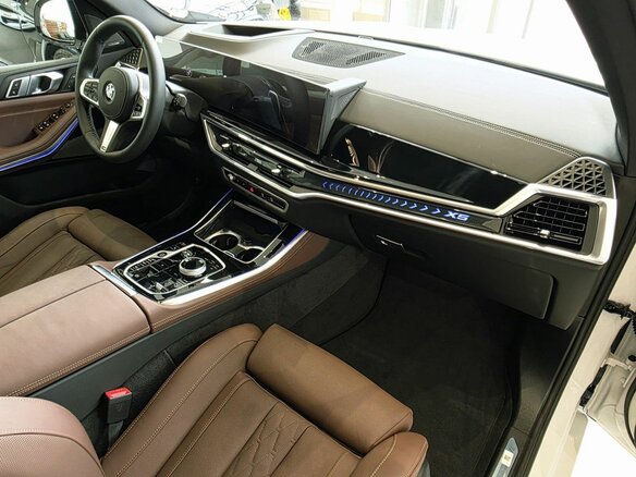 2025 BMW X5 40i IV (G05/G18) Рестайлинг, белый - вид 14