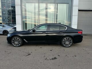 2017 BMW 5 серии 530i VII (G30/G31/G38), чёрный, 2594000 рублей, вид 4