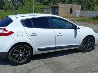2013 Renault Megane III Рестайлинг, белый, 850000 рублей, вид 3
