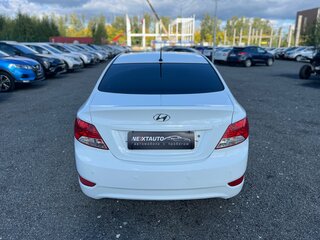 2013 Hyundai Solaris I, белый, 727000 рублей, вид 4