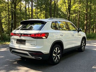 2023 Volkswagen Tayron I Рестайлинг, белый, 2240000 рублей, вид 4