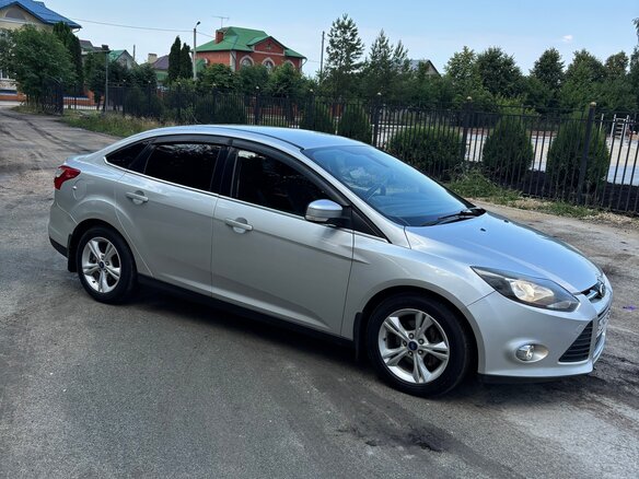 2011 Ford Focus III, серебристый, 800000 рублей - вид 3