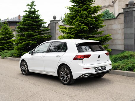 2022 Volkswagen Golf VIII, белый, 2149000 рублей, вид 5