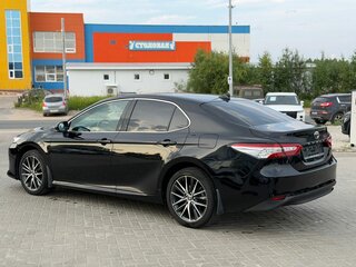 2022 Toyota Camry VIII (XV70) Рестайлинг, чёрный, 3350000 рублей, вид 5