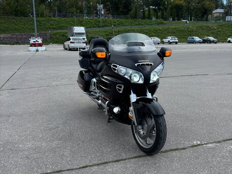 2002 Honda GL 1800 Gold Wing, чёрный, 675000 рублей, вид 1