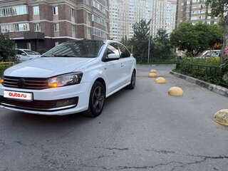 2015 Volkswagen Polo V Рестайлинг, белый, 550000 рублей, вид 1