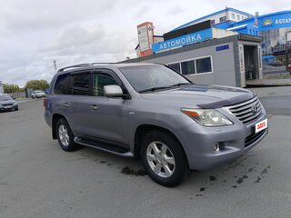 2011 Lexus LX 570 III, серебристый, 2950000 рублей, вид 3