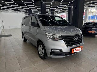 2019 Hyundai Grand Starex I Рестайлинг 2, серебристый, 3500000 рублей, вид 1