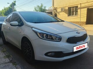 2015 Kia Ceed II, белый, 999999 рублей, вид 3