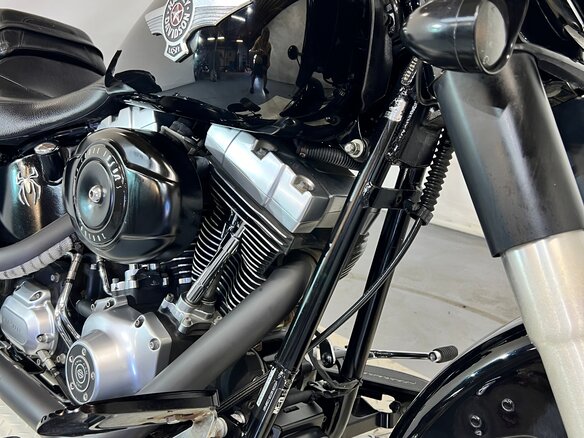 2009 Harley-Davidson Fat Boy, чёрный, 549000 рублей - вид 9