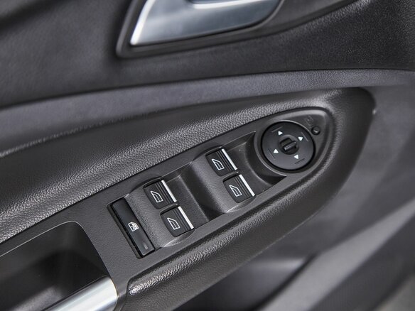 2016 Ford Kuga II, чёрный, 1299000 рублей - вид 9