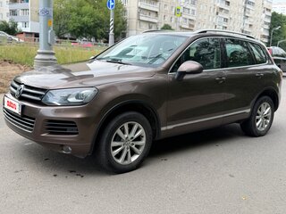 2012 Volkswagen Touareg II, коричневый, 1840000 рублей, вид 2