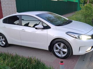 2018 Kia Cerato III Рестайлинг (Classic), белый, 1200000 рублей, вид 2