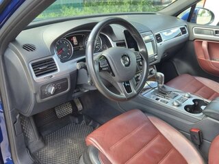 2016 Volkswagen Touareg II Рестайлинг, синий, 3900000 рублей, вид 5