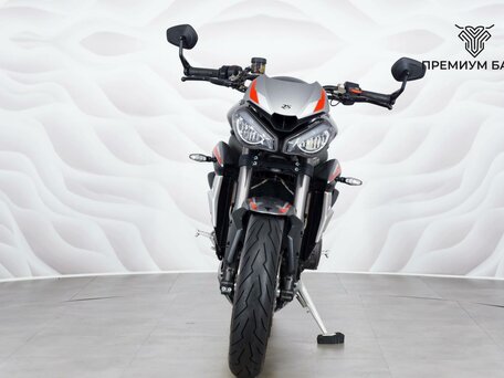 2021 Triumph Street Triple, серебристый, 999000 рублей, вид 4