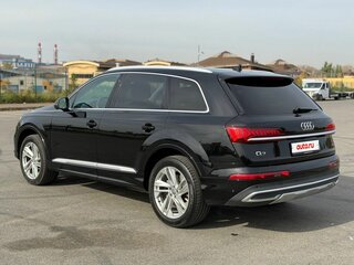 2020 Audi Q7 55 TFSI II (4M) Рестайлинг, чёрный, 4900000 рублей, вид 4