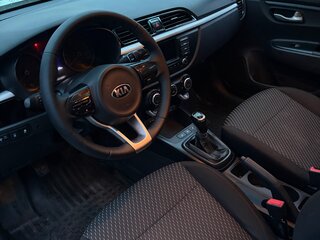2017 Kia Rio IV, белый, 700000 рублей, вид 5