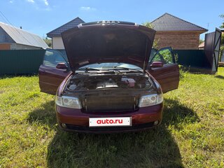 2000 Audi A4 I (B5) Рестайлинг, красный, 300000 рублей, вид 2