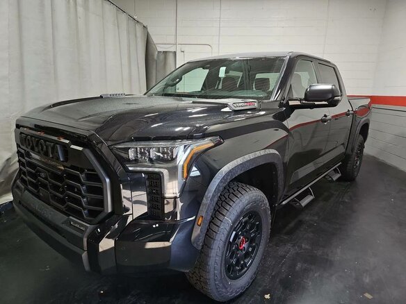 2026 Toyota Tundra CrewMax III, чёрный