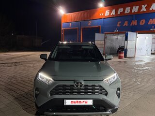 2020 Toyota RAV4 V (XA50), зелёный, 3000000 рублей, вид 1