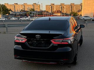 2021 Toyota Camry VIII (XV70), чёрный, 3450000 рублей, вид 4