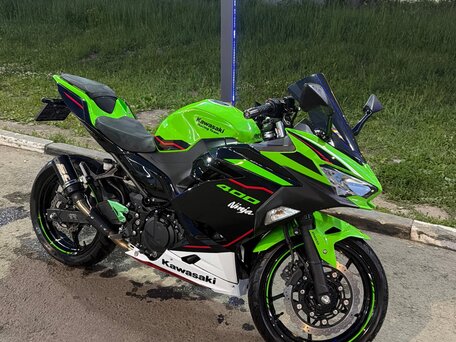 2022 Kawasaki Ninja 400, зелёный, 580000 рублей, вид 1