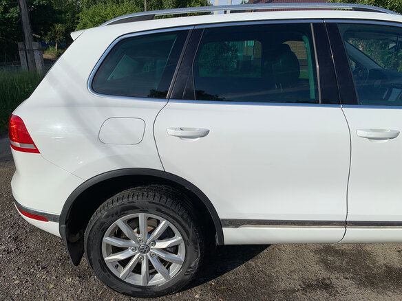2015 Volkswagen Touareg II Рестайлинг, белый - вид 3