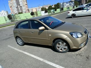 2010 Kia Rio II Рестайлинг, бежевый, 472000 рублей, вид 2