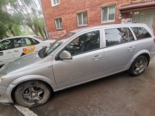 2012 Opel Astra H Рестайлинг, серебристый, 680000 рублей, вид 4