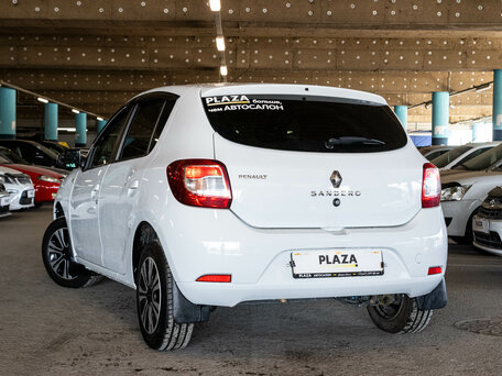 2017 Renault Sandero II, белый, 1050000 рублей, вид 4