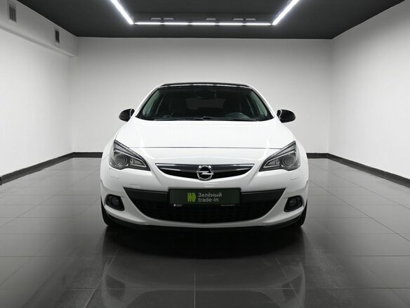 2013 Opel Astra GTC J Рестайлинг, белый, 1050000 рублей - вид 2