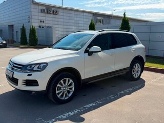 2011 Volkswagen Touareg II, белый, 1780000 рублей, вид 1