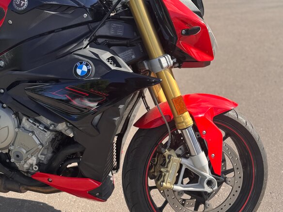 2018 BMW S 1000 R, красный, 1050000 рублей - вид 3