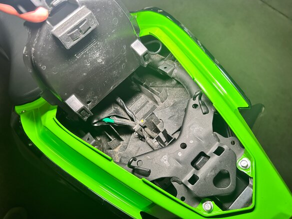 2021 Kawasaki Ninja 400, зелёный - вид 36