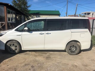 2015 Toyota Esquire I, белый, 1100000 рублей, вид 3