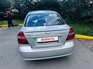 2009 Chevrolet Aveo I Рестайлинг, серебристый, 330000 рублей, вид 3