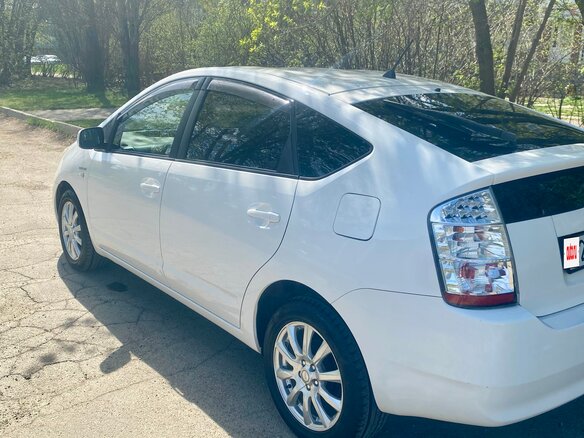 2010 Toyota Prius JDM II Рестайлинг (XW20), белый, 950000 рублей - вид 18