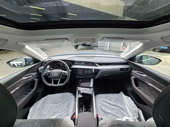 2026 Audi Q2 L e-tron I Рестайлинг, голубой, 4999666 рублей - вид 9