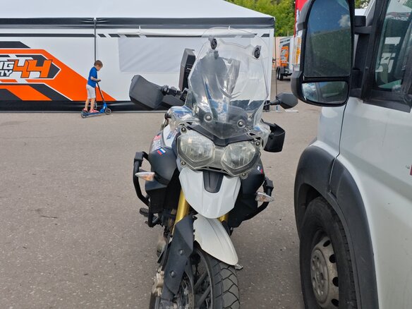 2014 Triumph Tiger 800, белый, 600000 рублей