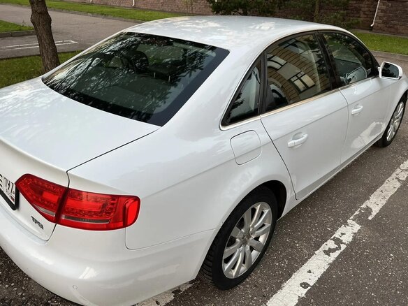 2011 Audi A4 IV (B8), белый - вид 12