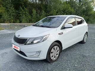 2013 Kia Rio 5-speed III, белый, 705000 рублей, вид 1