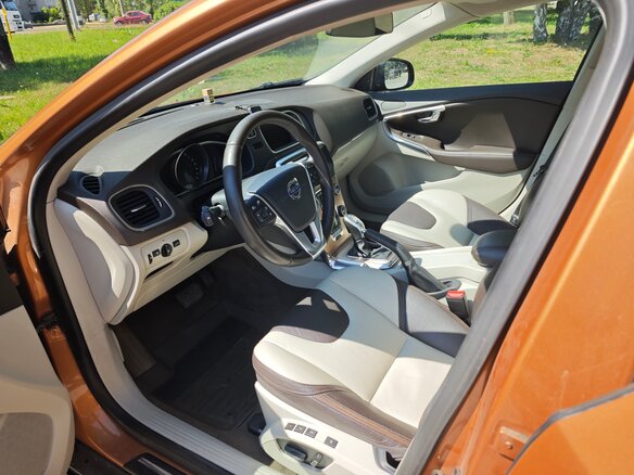 2013 Volvo V40 Cross Country I, оранжевый, 1600000 рублей - вид 4