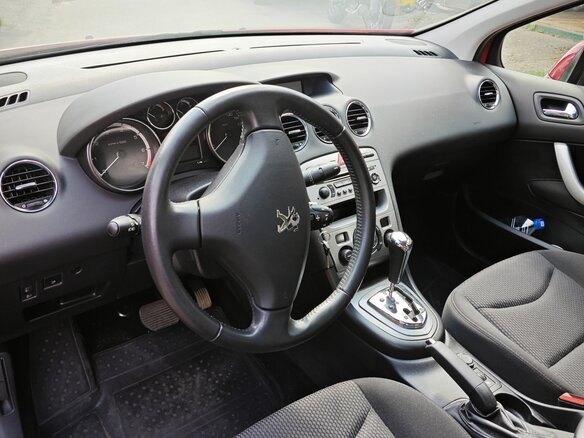 2012 Peugeot 408 I, красный, 879000 рублей - вид 4
