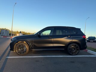 2020 BMW X5 M Competition III (F95), чёрный, 11000000 рублей, вид 3