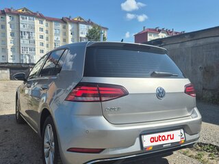 2018 Volkswagen Golf VII Рестайлинг, серебристый, 1700000 рублей, вид 5