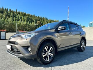 2017 Toyota RAV4 IV (XA40) Рестайлинг, коричневый, 2450000 рублей, вид 1