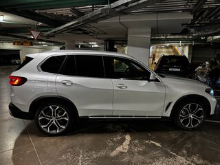 2020 BMW X5 40i IV (G05/G18), белый, 7940000 рублей, вид 5