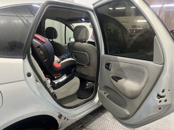 2003 Renault Scenic I Рестайлинг, серебристый, 230000 рублей - вид 12