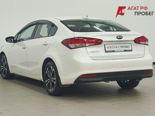 2017 Kia Cerato III Рестайлинг (Classic), белый, 1179000 рублей, вид 3